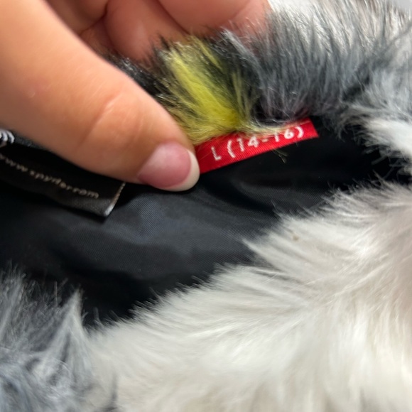 Faux Fur Ski ⛷️ Vest - Picture 4 of 5